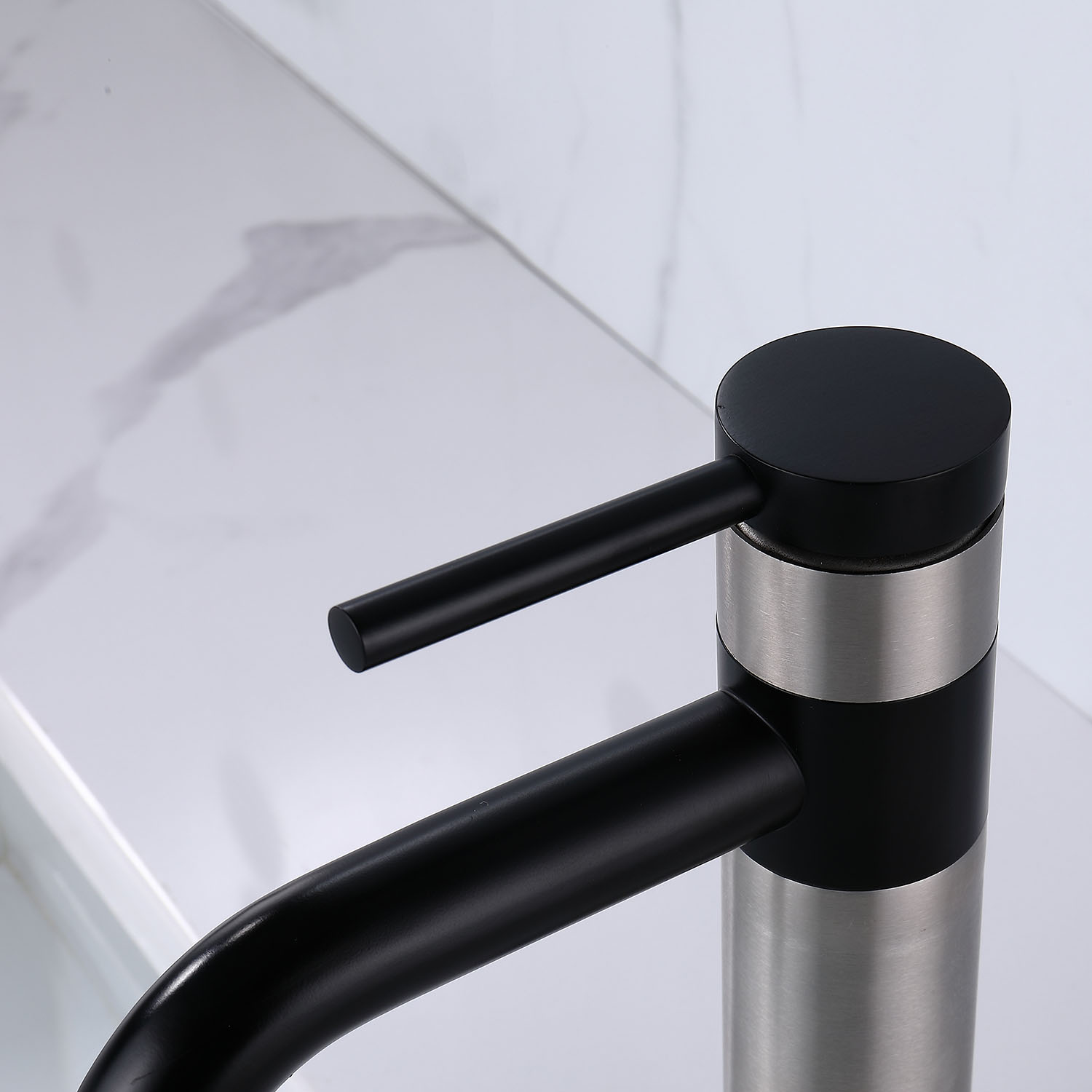 洗面蛇口 バス水栓 冷熱混合栓 手洗器蛇口 回転可 ステンレス鋼 2色 H21.5cm